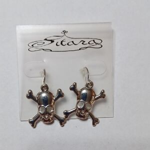 📣📣 2 Pairs/$12 📣📣 Silver Tone Skull Earrings for
